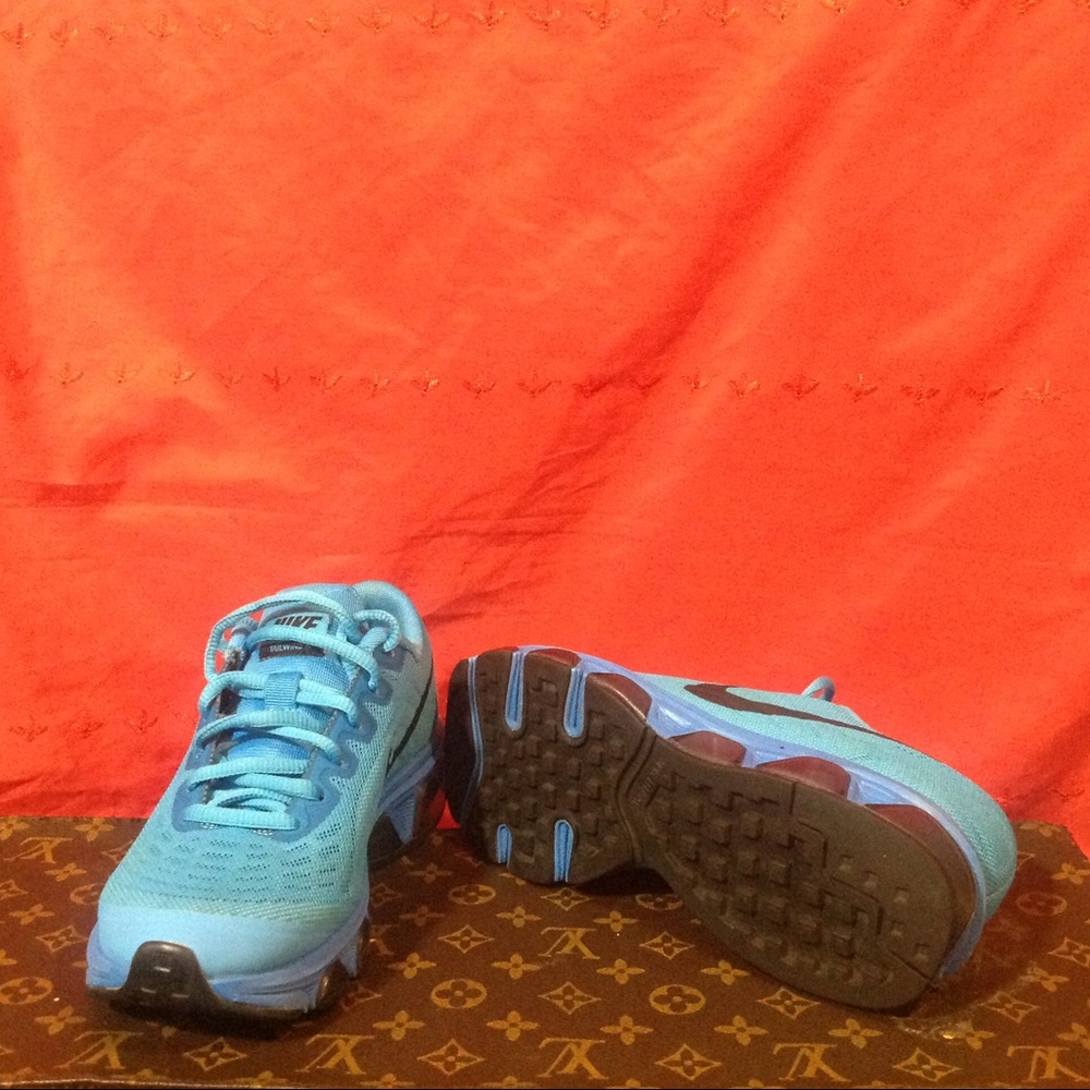 Nike Tailwinds
